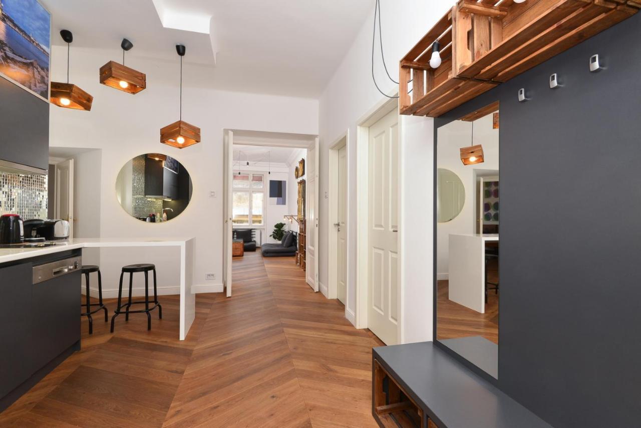 Daylight Apartment, The Best Location Budapest Esterno foto